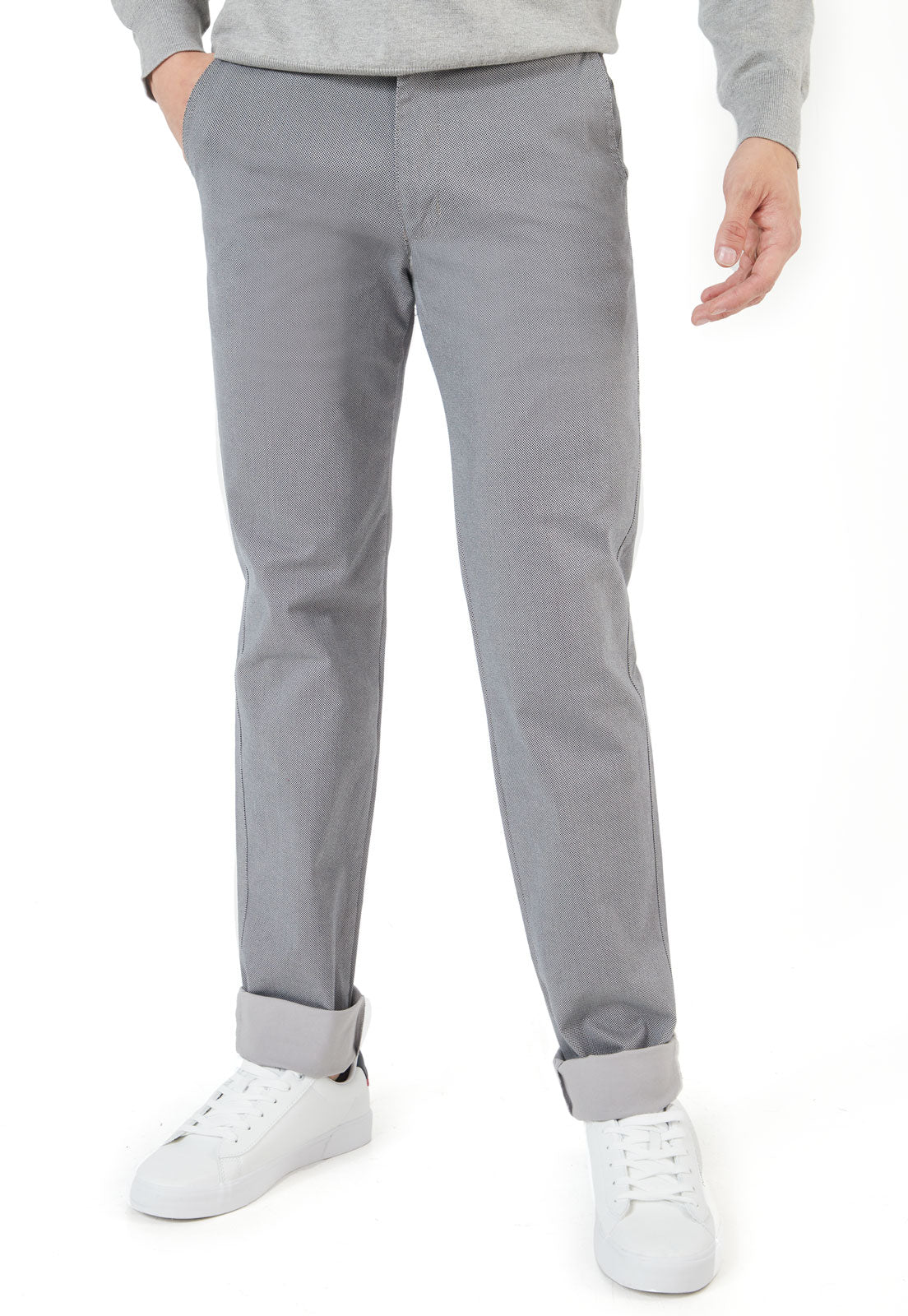 Pantalón dril gris claro con textura con spandex – los caballeros